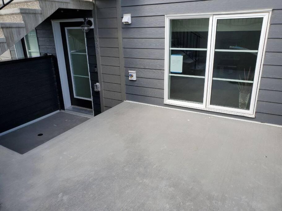 Cozy Rockland Park Unit+Parking Apartamento YYC Exterior foto