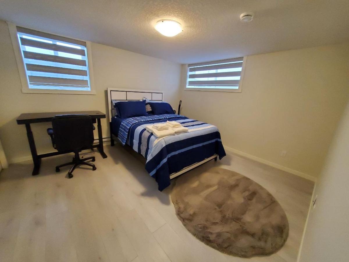 Cozy Rockland Park Unit+Parking Apartamento YYC Exterior foto