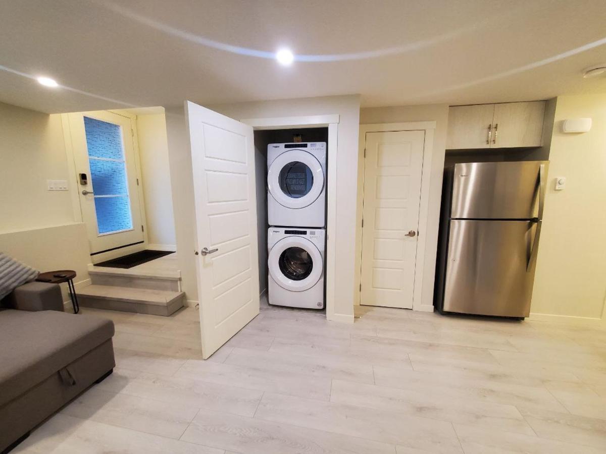 Cozy Rockland Park Unit+Parking Apartamento YYC Exterior foto