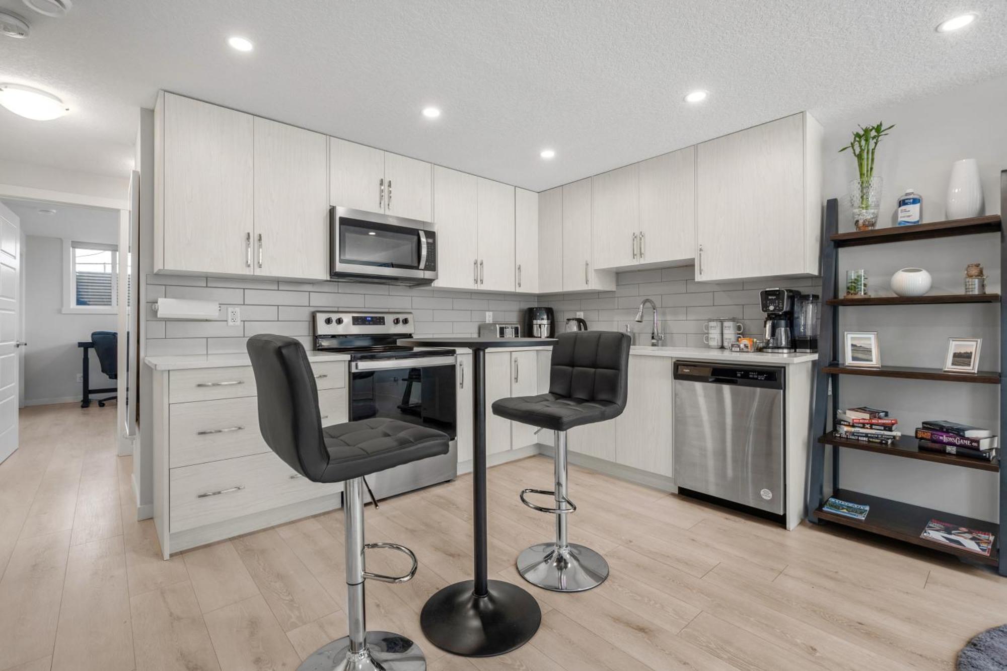 Cozy Rockland Park Unit+Parking Apartamento YYC Exterior foto