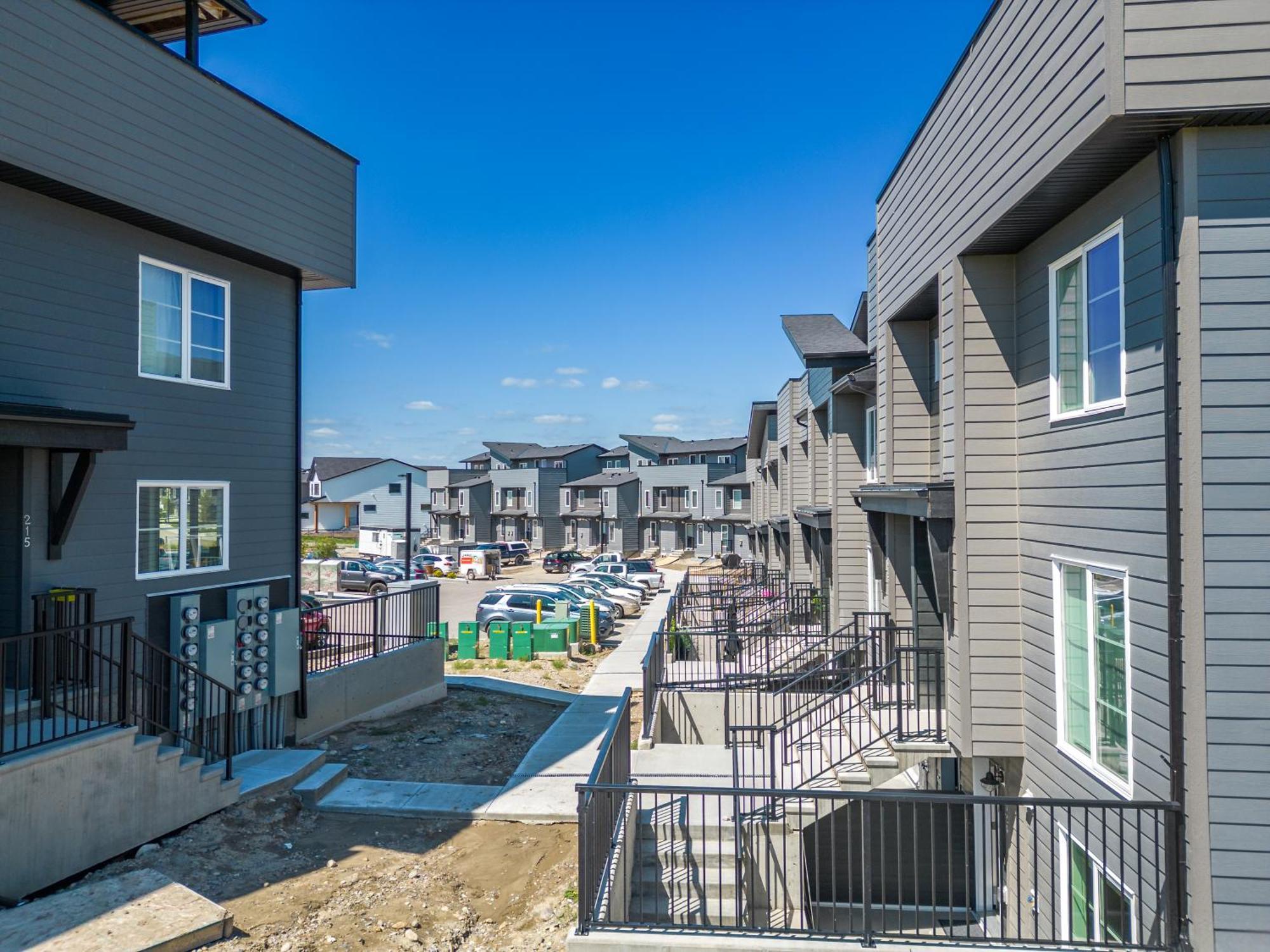Cozy Rockland Park Unit+Parking Apartamento YYC Exterior foto