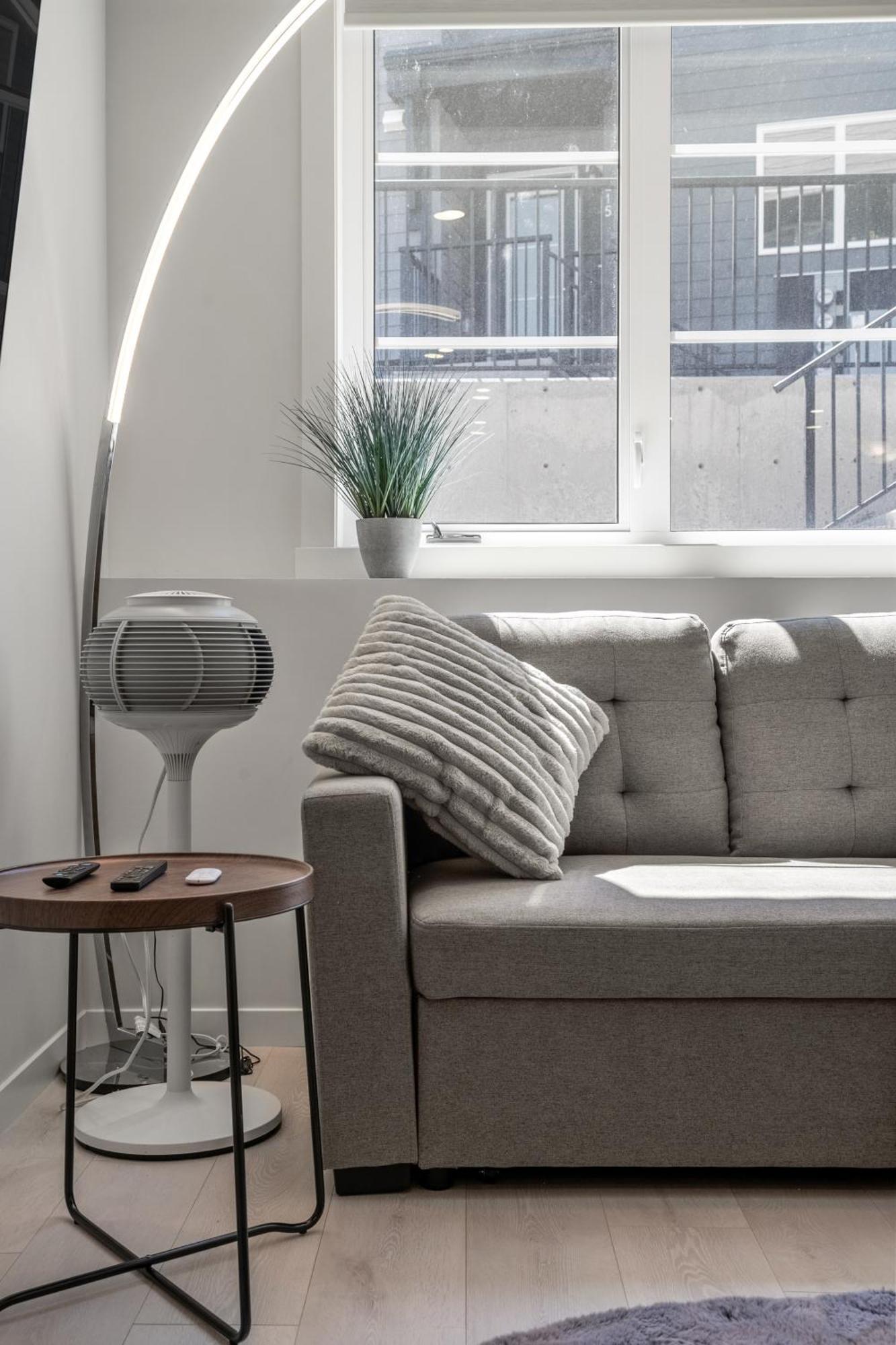 Cozy Rockland Park Unit+Parking Apartamento YYC Exterior foto