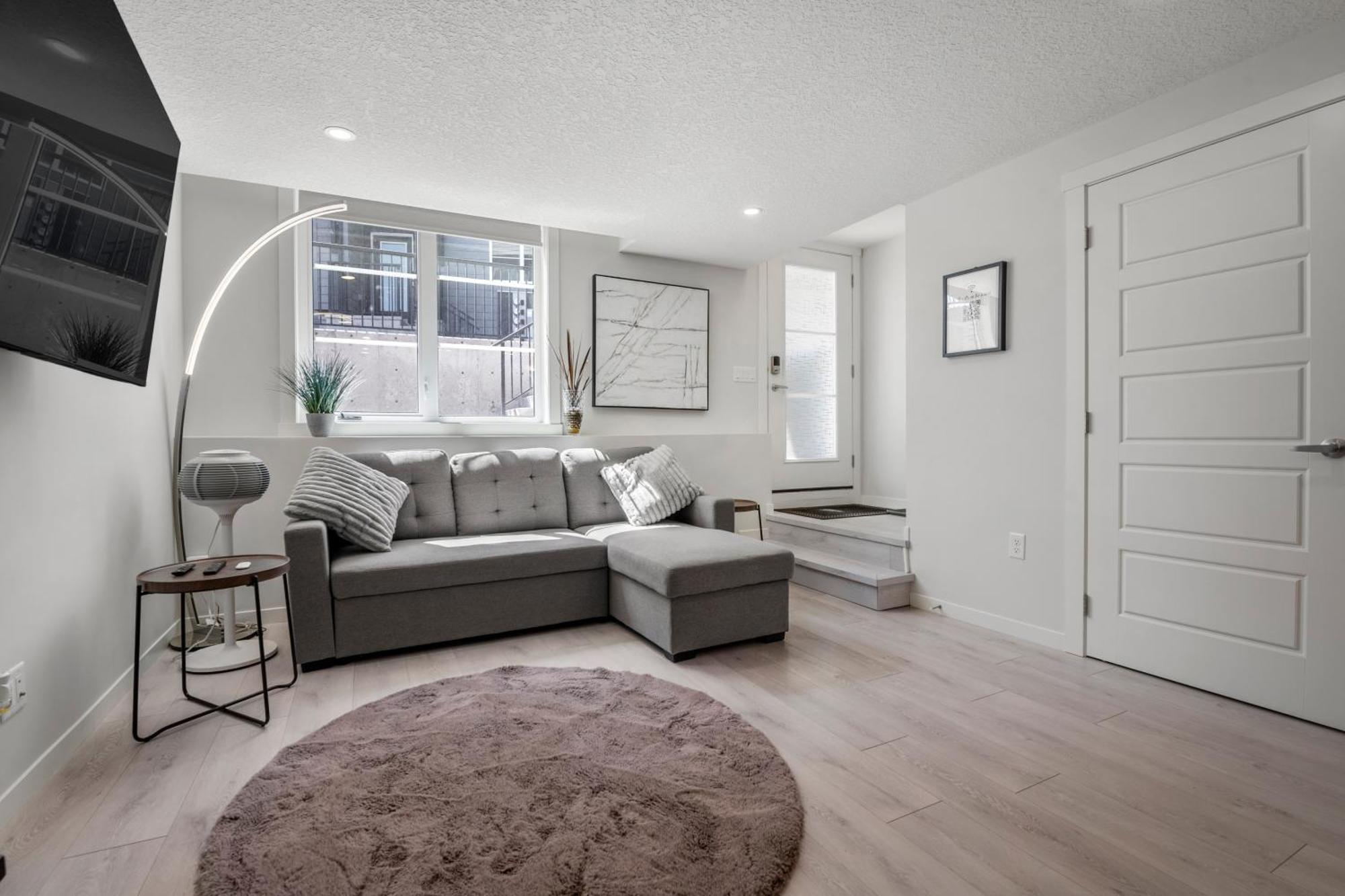 Cozy Rockland Park Unit+Parking Apartamento YYC Exterior foto