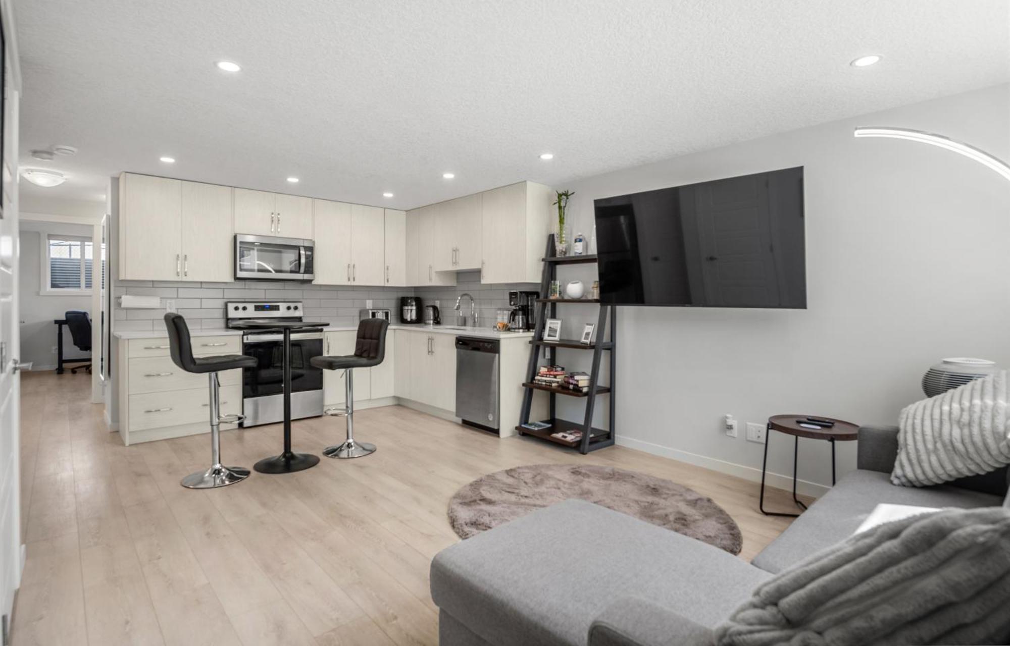 Cozy Rockland Park Unit+Parking Apartamento YYC Exterior foto