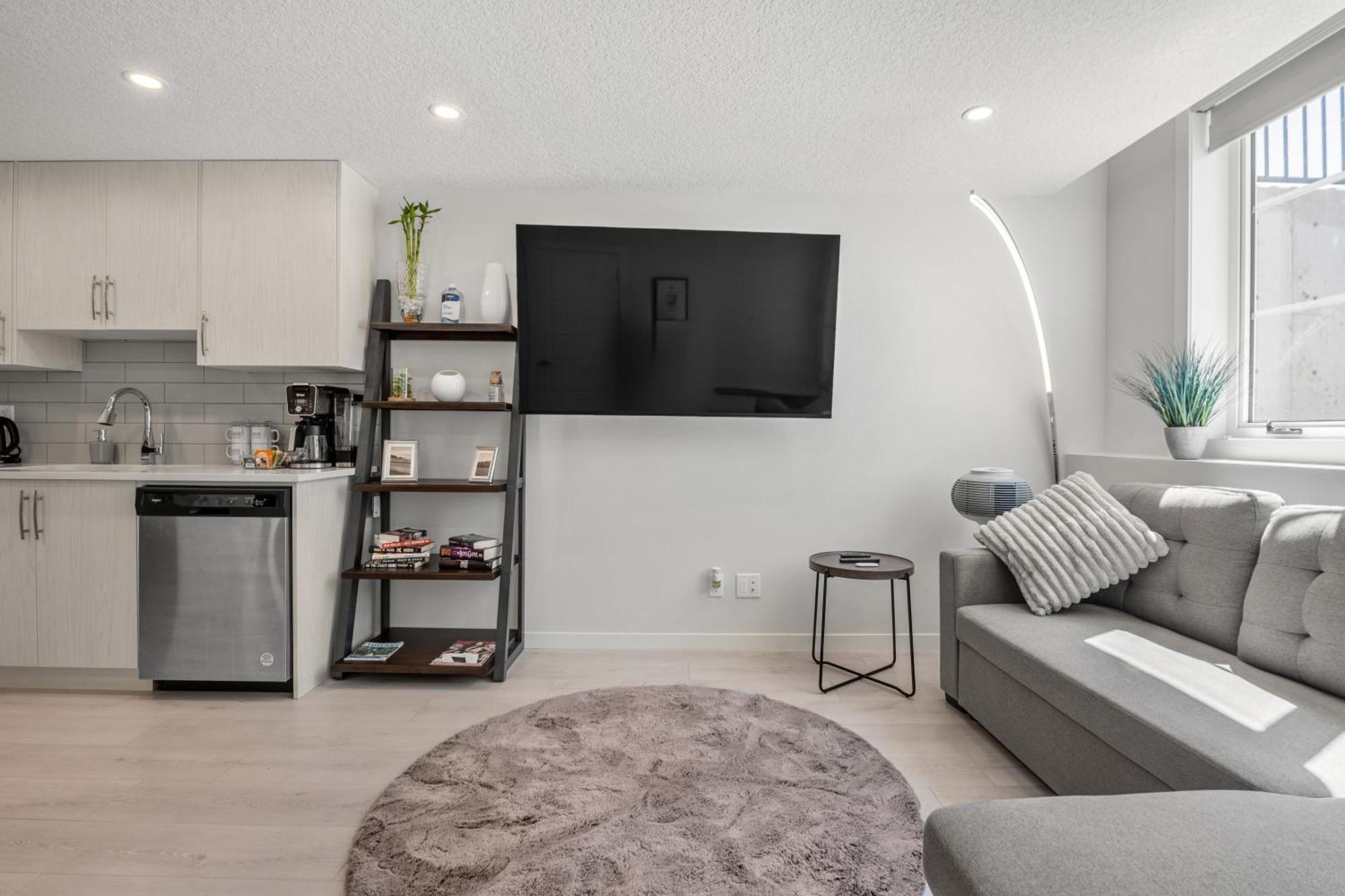 Cozy Rockland Park Unit+Parking Apartamento YYC Exterior foto