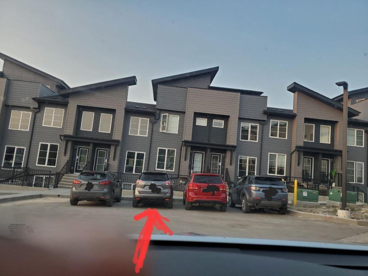 Cozy Rockland Park Unit+Parking Apartamento YYC Exterior foto
